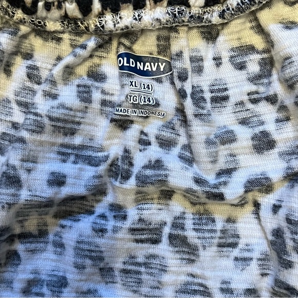 Girls Off-shoulder, flutter-sleeve Cheetah Tee - Picture 2 of 2